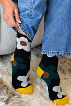 Load image into Gallery viewer, Black Floral Ankle Socks
