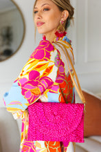 Load image into Gallery viewer, Fuchsia Raffia Woven Wrist Strap Clutch Bag
