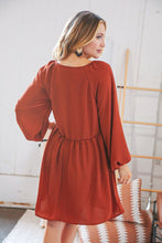 Load image into Gallery viewer, Rust V Neck Raglan Button Detail Bubble Crepe Dress
