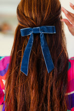 Load image into Gallery viewer, Navy Blue Velvet Clip-On Double Bow
