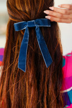 Load image into Gallery viewer, Navy Blue Velvet Clip-On Double Bow
