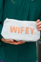 Load image into Gallery viewer, Cream "Wifey" Sherpa Zipper Bag
