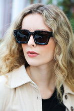 Load image into Gallery viewer, Tortoise Shell Thick Frame Rectangle Sunglasses
