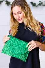 Load image into Gallery viewer, Emerald Woven Raffia Flap Closure Clutch Bag
