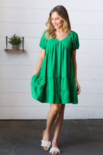 Load image into Gallery viewer, Kelly Green Sweetheart Tiered Crinkle Dress
