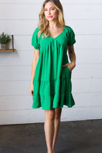 Load image into Gallery viewer, Kelly Green Sweetheart Tiered Crinkle Dress
