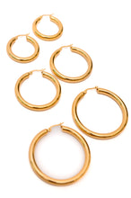 Load image into Gallery viewer, Day to Day Hoop Earrings Set in Gold
