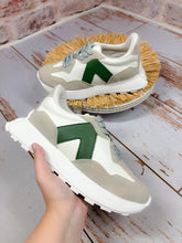 Load image into Gallery viewer, Arin Sneakers in Green
