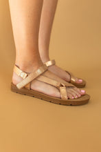 Load image into Gallery viewer, Annleigh Sandal in Gold
