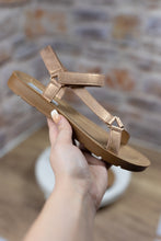 Load image into Gallery viewer, Annleigh Sandal in Gold
