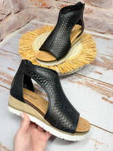 Load image into Gallery viewer, Gretchen Sandal in Black
