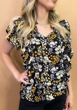 Load image into Gallery viewer, Betsy Floral Top
