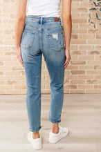 Load image into Gallery viewer, Frankie High Waist Distressed Boyfriend Jeans
