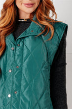 Load image into Gallery viewer, Layering Queen Quilted Puffer Vest in Hunter Green
