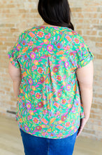 Load image into Gallery viewer, Lizzy Cap Sleeve Top in Emerald and Plum Floral Paisley
