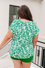 Load image into Gallery viewer, Lizzy Cap Sleeve Top in Emerald and White Floral
