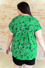 Load image into Gallery viewer, Lizzy Cap Sleeve Top in Green and Black Floral
