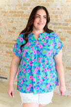 Load image into Gallery viewer, Lizzy Cap Sleeve Top in Mint and Lavender Floral
