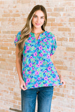 Load image into Gallery viewer, Lizzy Cap Sleeve Top in Mint and Lavender Floral
