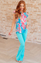 Load image into Gallery viewer, Lizzy Flutter Sleeve Top in Blue and Pink Roses
