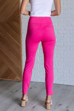 Load image into Gallery viewer, Magic Skinny 28&quot; Pants in Hot Pink
