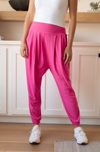 Load image into Gallery viewer, The Motive Slouch Jogger in Hot Pink
