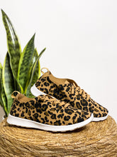 Load image into Gallery viewer, Mayo Sneaker in Leopard
