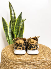 Load image into Gallery viewer, Mayo Sneaker in Leopard
