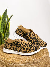 Load image into Gallery viewer, Mayo Sneaker in Leopard
