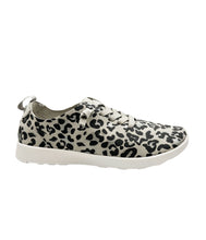 Load image into Gallery viewer, Mayo Sneaker in Light Grey Leopard
