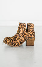 Load image into Gallery viewer, Tarim Bootie in Leopard
