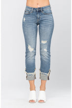 Load image into Gallery viewer, Carefree &amp; Relaxed Judy Blue Jeans
