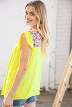 Load image into Gallery viewer, Yellow Flower Power Color Block Wide Rib Flutter Top
