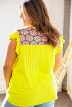 Load image into Gallery viewer, Yellow Flower Power Color Block Wide Rib Flutter Top
