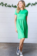 Load image into Gallery viewer, Solid Green Fit &amp; Flare Midi Pocketed Dress
