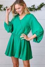 Load image into Gallery viewer, Kelly Green Surplice Flared Shorts Romper
