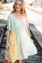 Load image into Gallery viewer, Peach Floral Color Block V Neck Dolman Pocketed Dress
