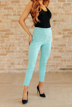 Load image into Gallery viewer, Magic Ankle Crop Skinny Pants in Aqua
