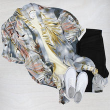 Load image into Gallery viewer, A Warm Breeze Kimono
