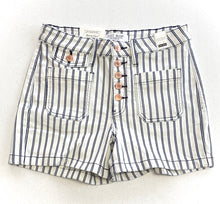 Load image into Gallery viewer, Cross The Seas Judy Blue Shorts
