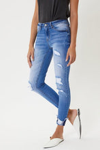 Load image into Gallery viewer, Break the Mold KanCan Skinny Jeans
