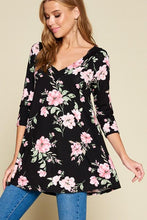 Load image into Gallery viewer, Sweet in the Springtime Top in Black

