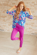 Load image into Gallery viewer, Magic Ankle Crop Skinny Pants in Spring Magenta
