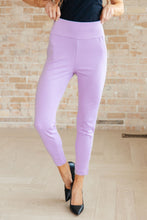 Load image into Gallery viewer, Magic Ankle Crop Skinny Pants in Lavender
