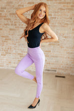 Load image into Gallery viewer, Magic Ankle Crop Skinny Pants in Lavender
