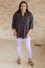 Load image into Gallery viewer, Magic Ankle Crop Skinny Pants in Lavender
