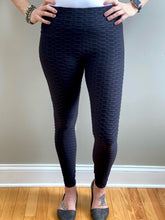 Load image into Gallery viewer, Totally Textured Leggings in Black
