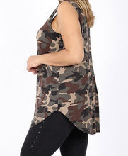 Load image into Gallery viewer, The Summer Camo Tank in Plus
