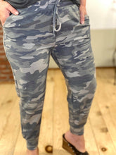 Load image into Gallery viewer, Hide Away Camo Joggers
