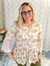 Load image into Gallery viewer, Floral Fusion Lace Sleeved Top
